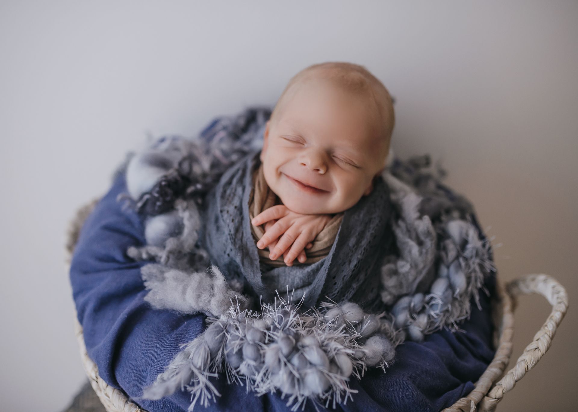 Neugeborenenfotografie-Schwangerschaftsfotografie-9month-Babyfotos-Babyshooting-Newbornfotos-Babybauchfotos-Fotografie-Katharina-Müller-www.fotografie-km.de
